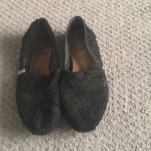 Tom’s lace shoes